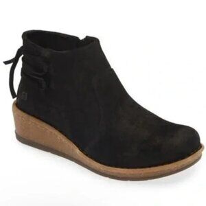 Born Viana Boots Suede Leather Laces Wedge Booties Black Distressed Size 7 NEW